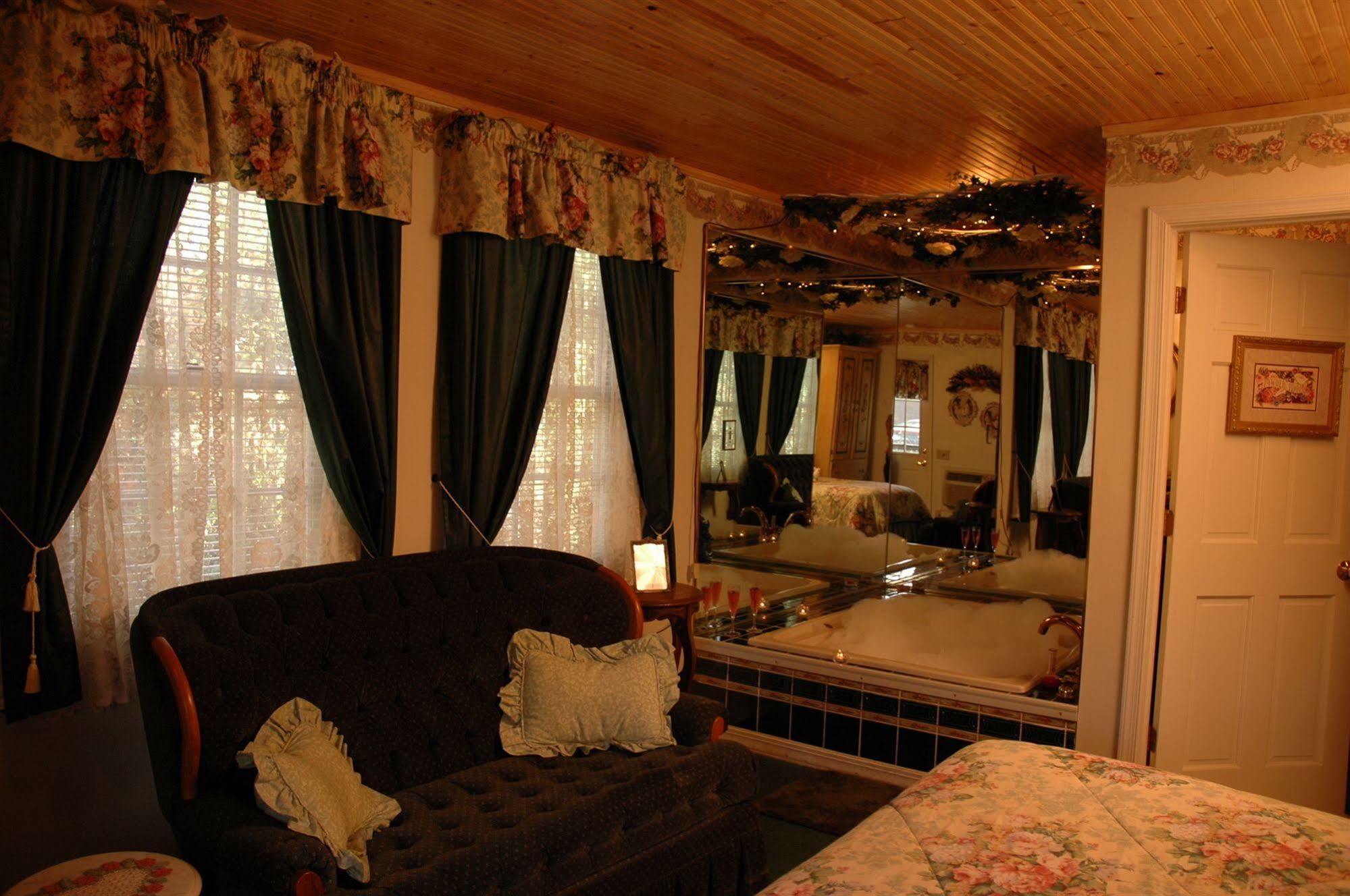 Lazy Cloud Bed and Breakfast Williams Bay Exteriör bild